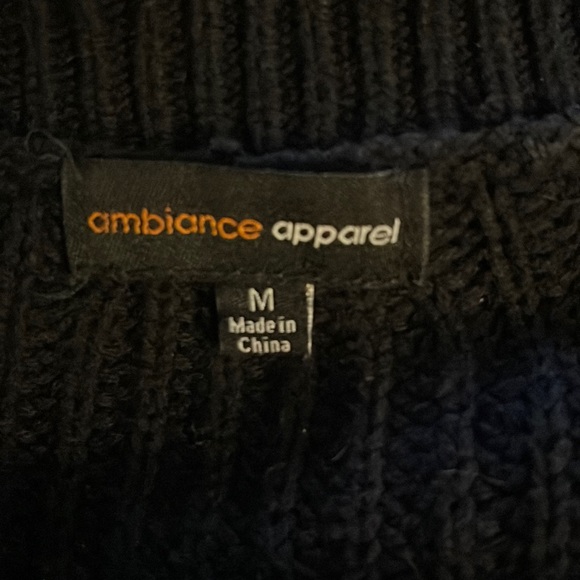 Black sweater - Picture 2 of 2